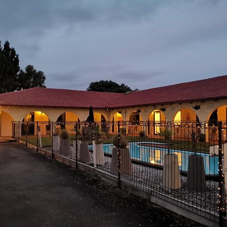 Captains Quarters Motor Inn Cambridge Kültér fotó
